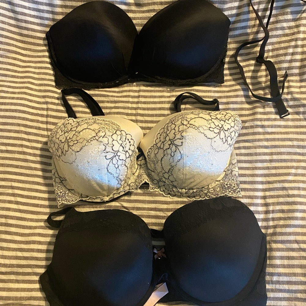 4 Victoria’s Secret Bras 34-36 DD